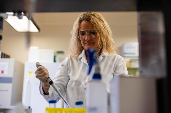 This is a phot of Julie Pendergast, Ph.D., who studies how disruptions to circadian rhythms and sleep affect health. Photo by Jeremy Blackburn | Research Communications