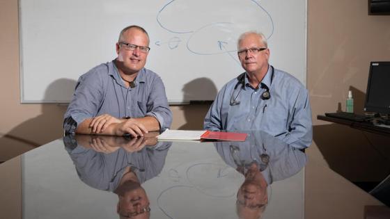This is a photo of Pete Nelson and Greg Jicha (Mark Cornelison | UK Photo).