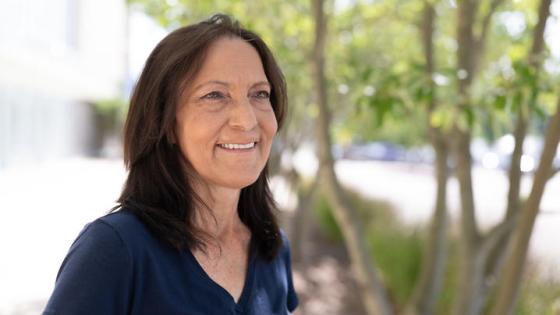 This is a photo of Lisa Buede, who is cancer free six months after undergoing UK Markey Cancer Center’s same-day lung cancer diagnosis and treatment procedure. Photo by Shaun Ring.